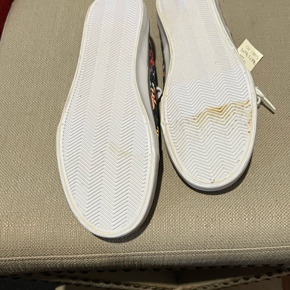 Aeropostale Black Floral Sneakers - Picture 2 of 3